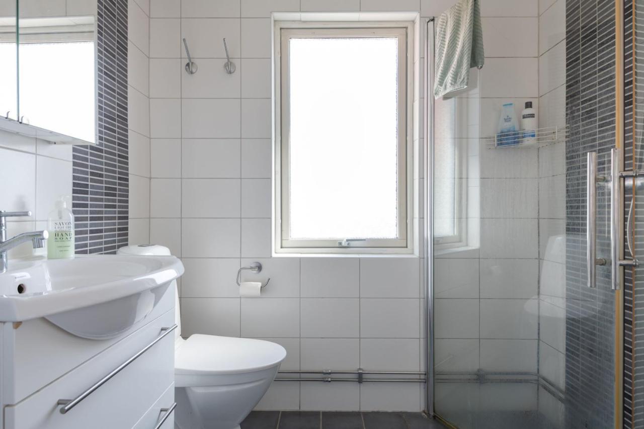 White & Bright Room In A Shared Apartment Göteborg Zewnętrze zdjęcie