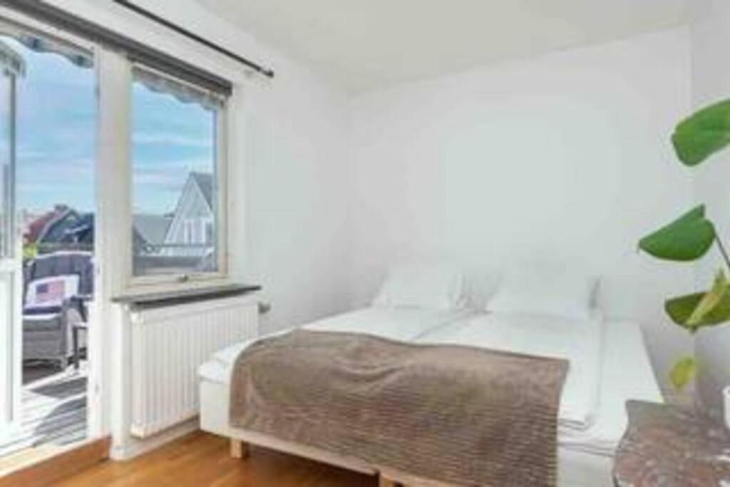 White & Bright Room In A Shared Apartment Göteborg Zewnętrze zdjęcie